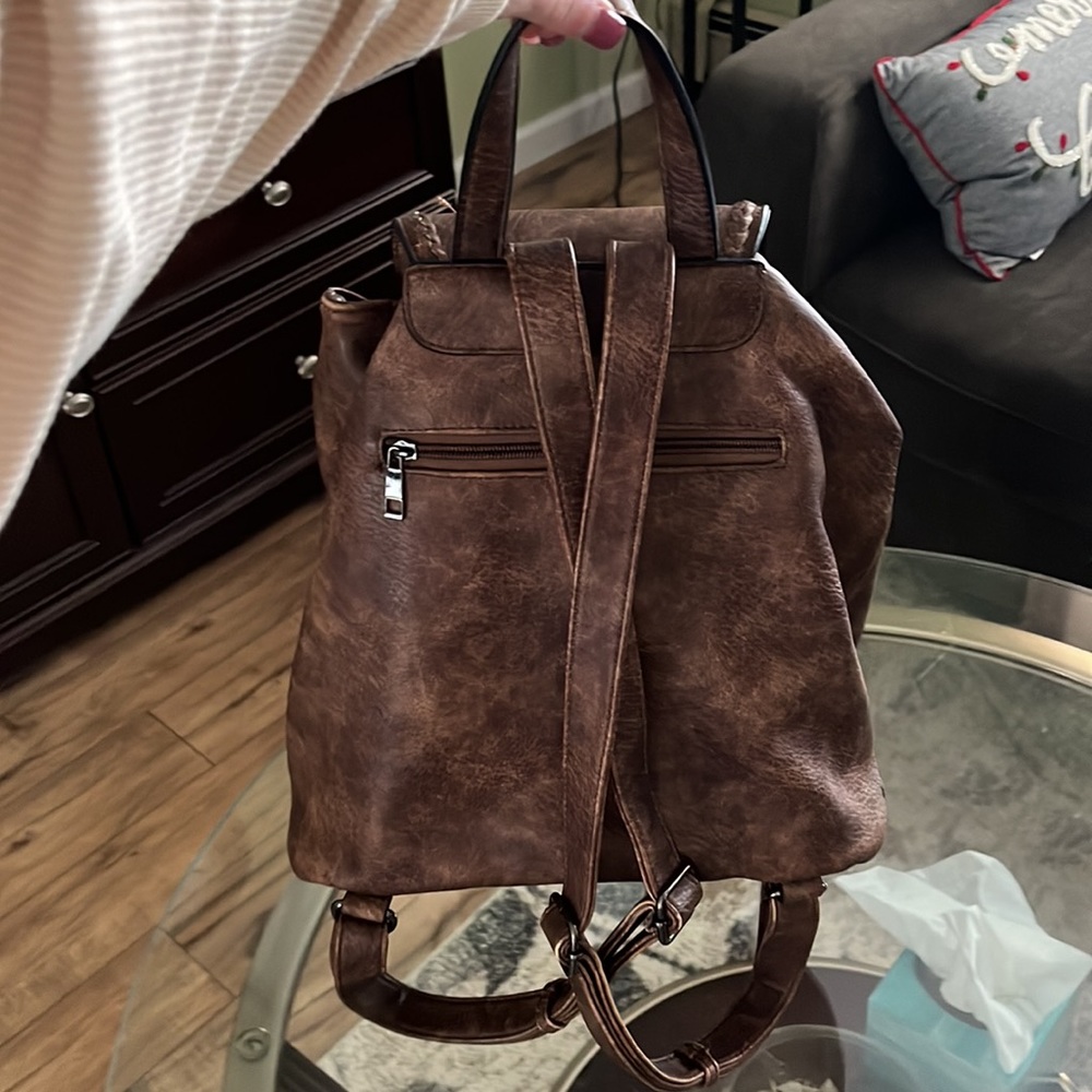 Backpack - Picture 3 of 5